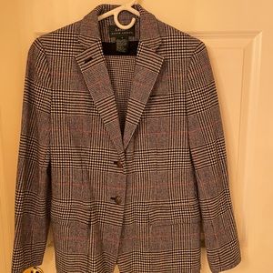 Ralph Lauren women wool blazer suit,size 4 . Pant size is 4P